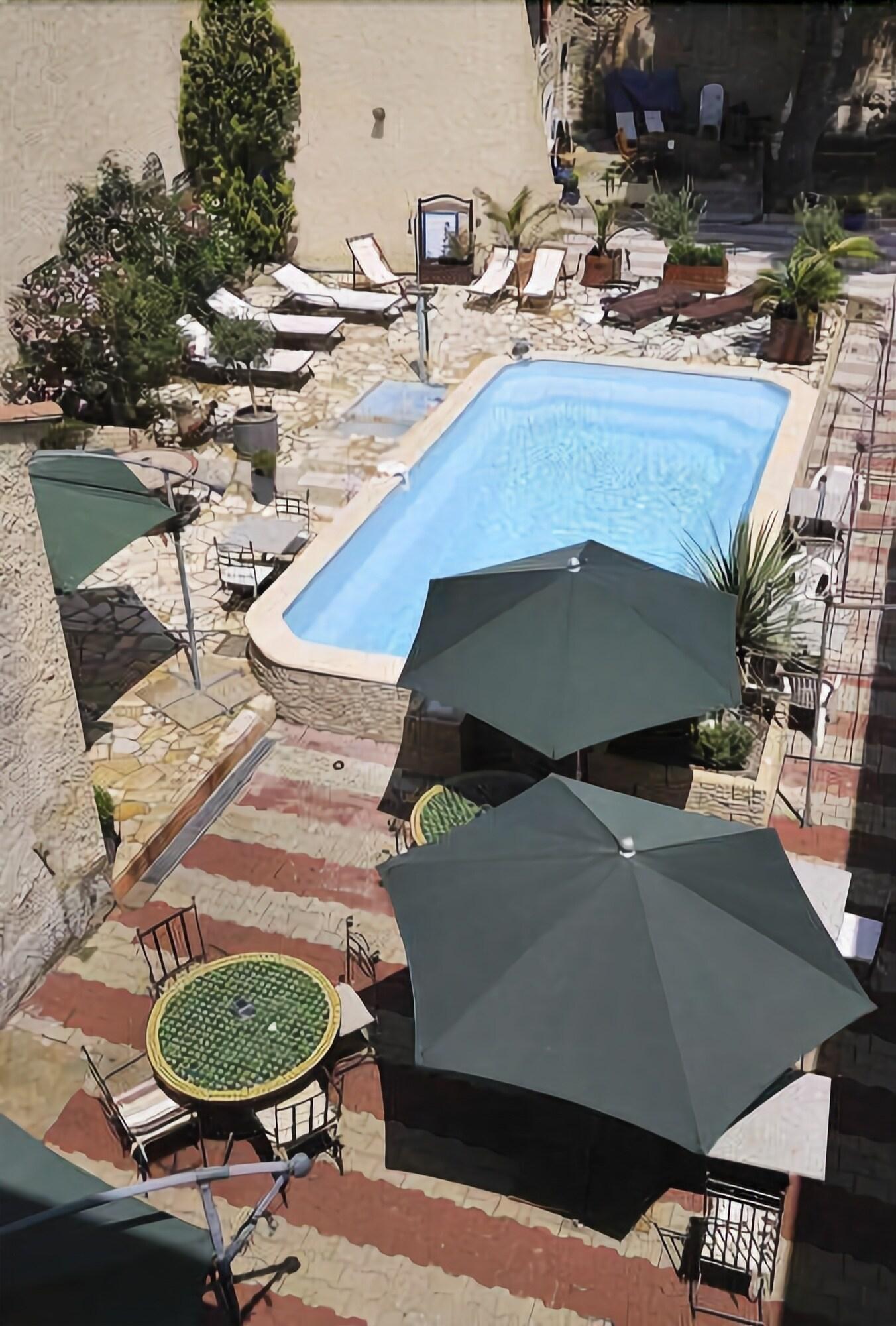 Hotel La Bastide D'Entraigues Esterno foto